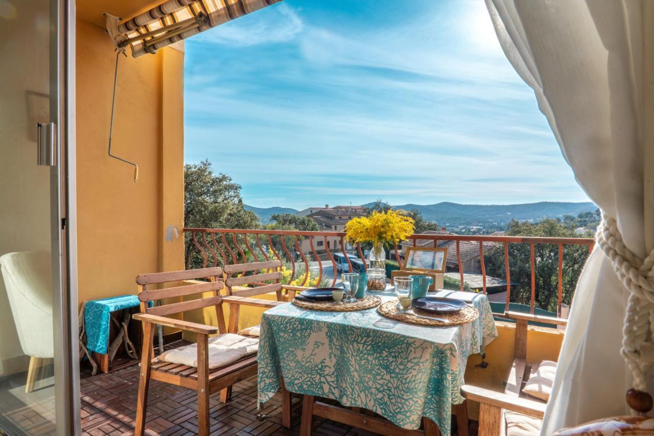 L'Odyssee Provencale, Un Duplex De Charme De 2 Chambres Au Pied Du Village Medieval De Bormes-Les-Mimosas, Offrant Des Prestations Haut De Gamme Et Une Superbe Vue Sur Le Massif Des Maures Luaran gambar