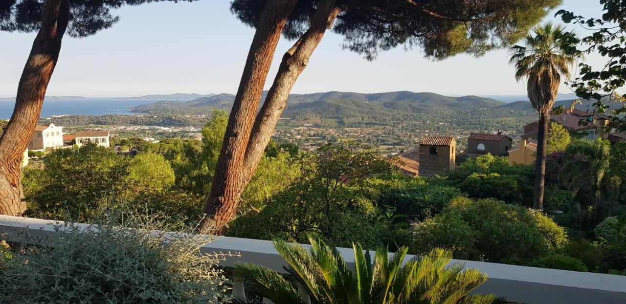 L'Odyssee Provencale, Un Duplex De Charme De 2 Chambres Au Pied Du Village Medieval De Bormes-Les-Mimosas, Offrant Des Prestations Haut De Gamme Et Une Superbe Vue Sur Le Massif Des Maures Luaran gambar